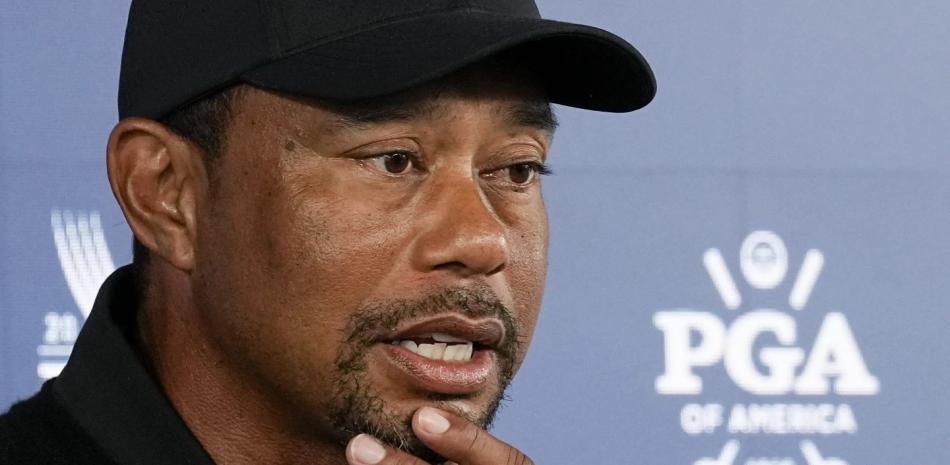 Tiger Woods se rompe el tendón de Aquiles