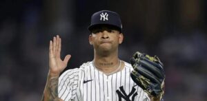 Luis Gil inicia la temporada en la lista de lesionados de los Yankees