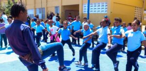 INEFI remoza canchas, entrega utilería e imparte formación deportiva en Cotuí