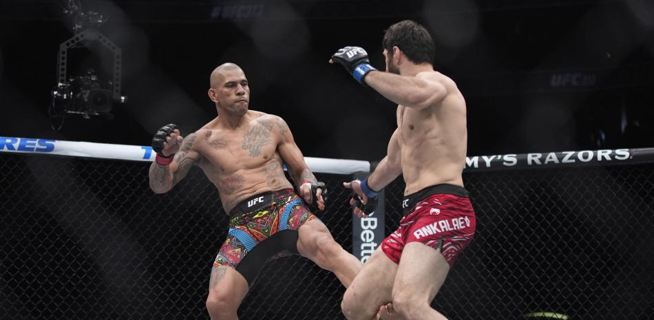 Magomed Ankalaev vence a Alex Pereira por desición unánime y gana el cinturón semipesado de la UFC