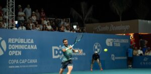Kovacevic y Dzumhur irán por la gloria este domingo en Cap Cana