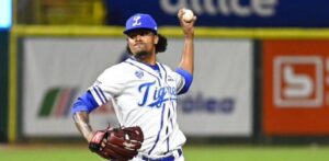 Génesis Cabrera, Héctor Pérez y Luis Santos son contratados por los Leones del Escogido