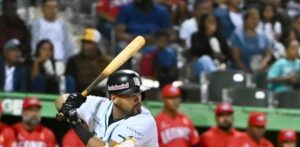 Las Estrellas Orientales contratan al receptor agente libre Francisco Peña