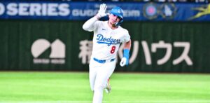 Con trío de jonrones los Dodgers barren a los Cachorros