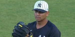 Carrasco cerca de ganarse un puesto en la rotación de Yankees