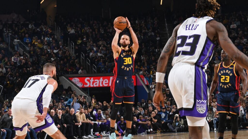 Stephen Curry llega a 4,000 triples en su carrera