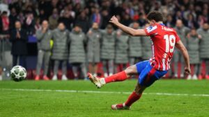 UEFA pediría modificar el reglamento tras el penal anulado a Julián Álvarez en la Champions