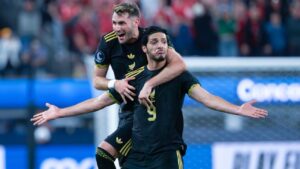 Raúl Jiménez es todo lo que necesita México para llegar a la final