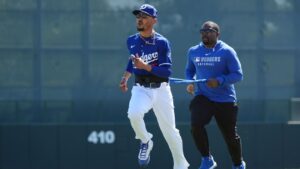 Mookie Betts no jugará en Tokio, ha perdido 7 kilos