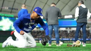 Dave Roberts, pesimista sobre recuperación de Mookie Betts