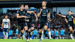 Rayados en crisis muestran las fisuras de Pumas de Efraín Juárez