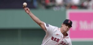 Cerveceros adquieren al lanzador Priester de Boston para reforzar su rotación afectada por lesiones