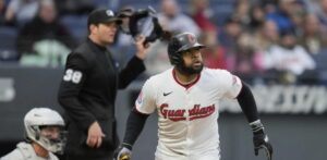 Santana da H4 y Guardianes superan Medias Blancas con final inusitado