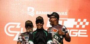 Jonathan Basden domina en el inicio del campeonato nacional de automovilismo
