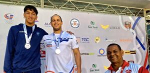 Josué Domínguez fue rey de los 50 pechos en el X RD Swim Open