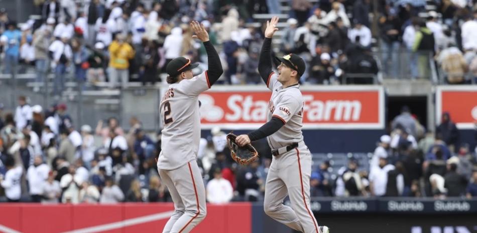 Jung Hoo Lee conecta dos jonrones ante Carlos Rodón y Gigantes remontan para vencer 5-4 a Yankees