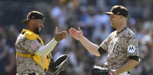 Michael King lanza su primer juego completo y Padres blanquean 6-0