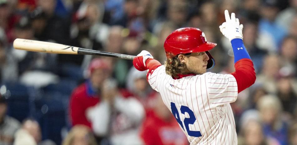 Harper y Realmuto pegan jonrones para guiar