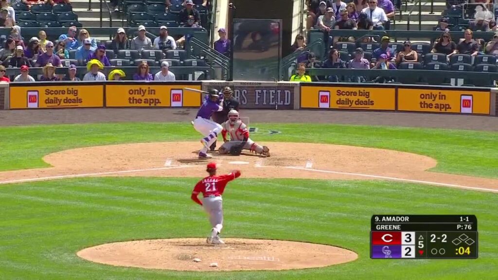 Adael-Amadors-first-career-homer_.jpg