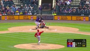 Adael-Amadors-first-career-homer_.jpg