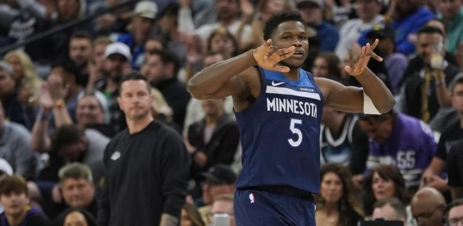 Con-29-puntos-de-Edward-Minnesota-toma-ventaja-en-la-serie-ante-los-Lakers_.jpg
