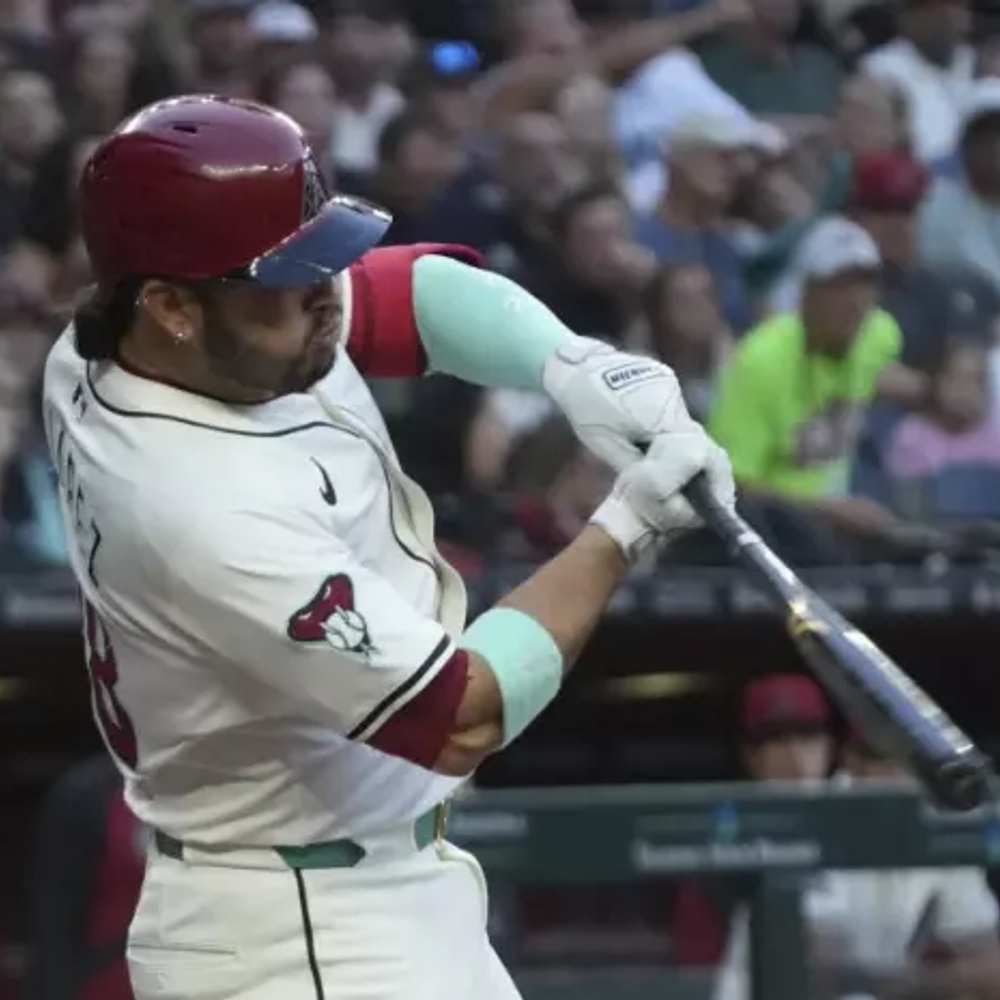 Eugenio-Suarez-se-convierte-en-el-jugador-19-en-MLB-en-lograr-4-jonrones-en-un-juego_.jpg