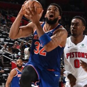 Karl-Towns-encesta-31-puntos-y-los-Knicks-superan-a-los-Pistons-para-tomar-ventaja-en-la-serie_.jpg