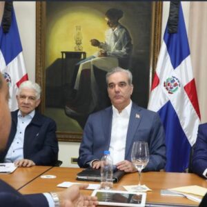 Luis-Abinader-encabeza-reunion-con-Comite-de-los-Juegos-Centroamericanos-y-del-Caribe-2026_.jpg