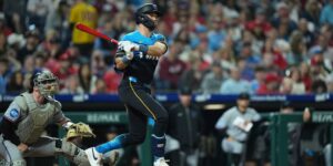 Twins-acquire-Clemens-from-Phils-for-cash-considerations_.jpg