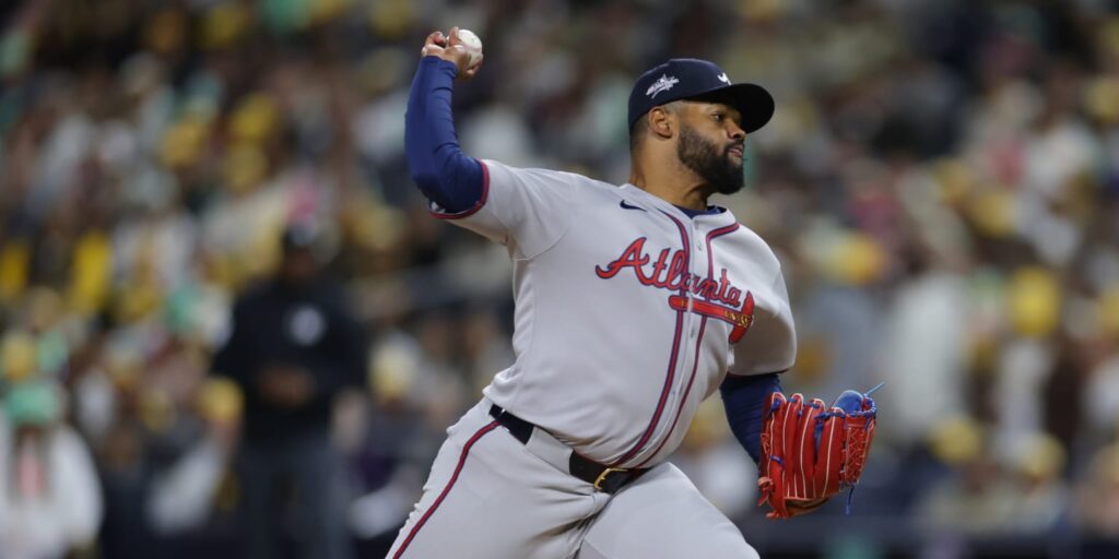 Bravos y Reynaldo López (hombro) reciben buenas noticias tras cirugía