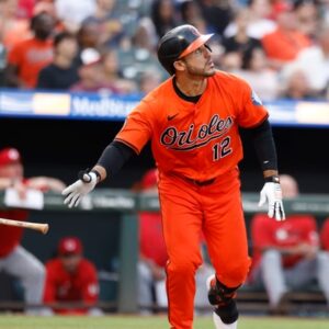 Ramón Laureano conecta 2 jonrones en el juego