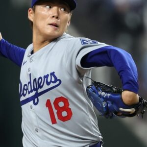 Yamamoto (10 K), Edman (HR) guían blanbqueada de Dodgers en Arlington