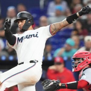 Ramírez hace historia con los Marlins en sus primeros dos juegos en MLB