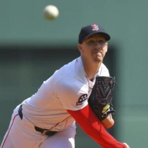 Walker Buehler lidera el triunfo de los Medias Rojas 4-2 ante Medias Blancas en Día de los Patriotas