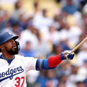 Teoscar Hernández suma 200 jonrones en Grandes Ligas