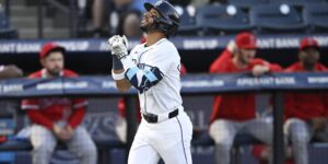 Caballero enciende los bates de los Rays con su primer grand slam