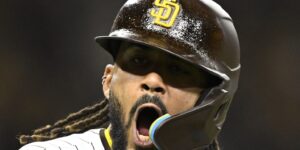 Tatis la bota dos veces y Padres mejoran a 11-0 en casa