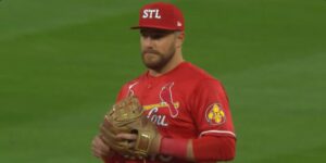 ¿Un receptor en 2B? Cardenales se ponen creativos en su triunfo ante Filis