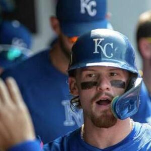 Bobby-Witt-Jr.-conecta-jonron-y-los-Reales-barren-serie-ante-Rays-con-triunfo-8-2_.jpg