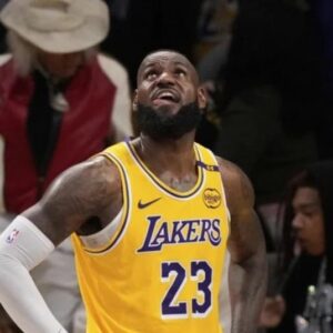 LeBron-‘No-tengo-la-respuesta-sobre-su-futuro-tras-eliminacion-de-Lakers-en-playoffs-de-la-NBA_.jpg