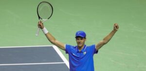 Sinner gana en el Abierto de Italia en su regreso tras una suspensión de