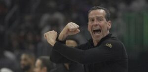 Atkinson supera a Bickerstaff y Udoka para ganar el premio al Entrenador del Año