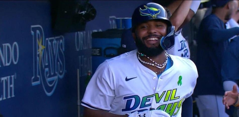 Junior Caminero dispara jonrón de tres vueltas y los Rays le ganan 3-1 a los Azulejos