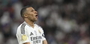 El PSG reclama 98 millones de euros a Kylian Mbappé