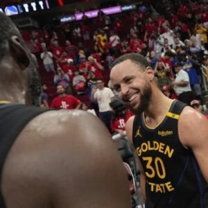 Curry y Hield conducen a los Warriors a superar a los Rockets en el séptimo partido de los playoffs