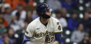 Yelich pega H4 y los Cerveceros vencen a Ronel Blanco y