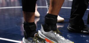 Distensión en los isquiotibiales, la lesión que mantiene fuera a Stephen Curry
