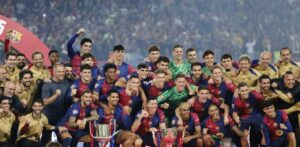 Villarreal frena celebraciones del Barcelona y Mbappé anota de nuevo para el Real Madrid