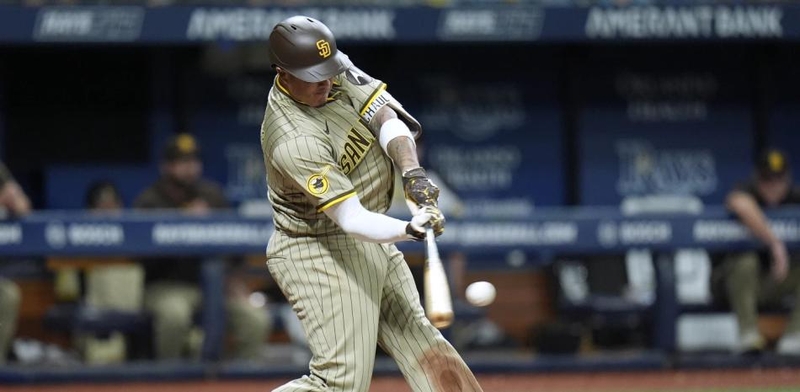 Machado pega vuelacercas y estropea grandioso debut de Ronald Acuña
