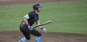 Lowe y Mead conectan vuelacercas, Rays vencen 3-1